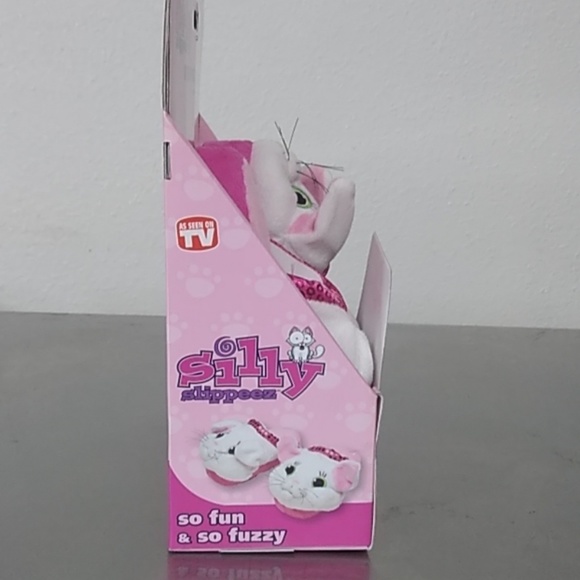 Silly slippeez - Picture 2 of 3